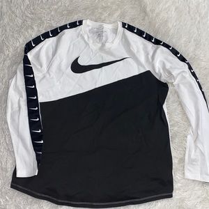 Nike Mens long sleeve Tee size Large